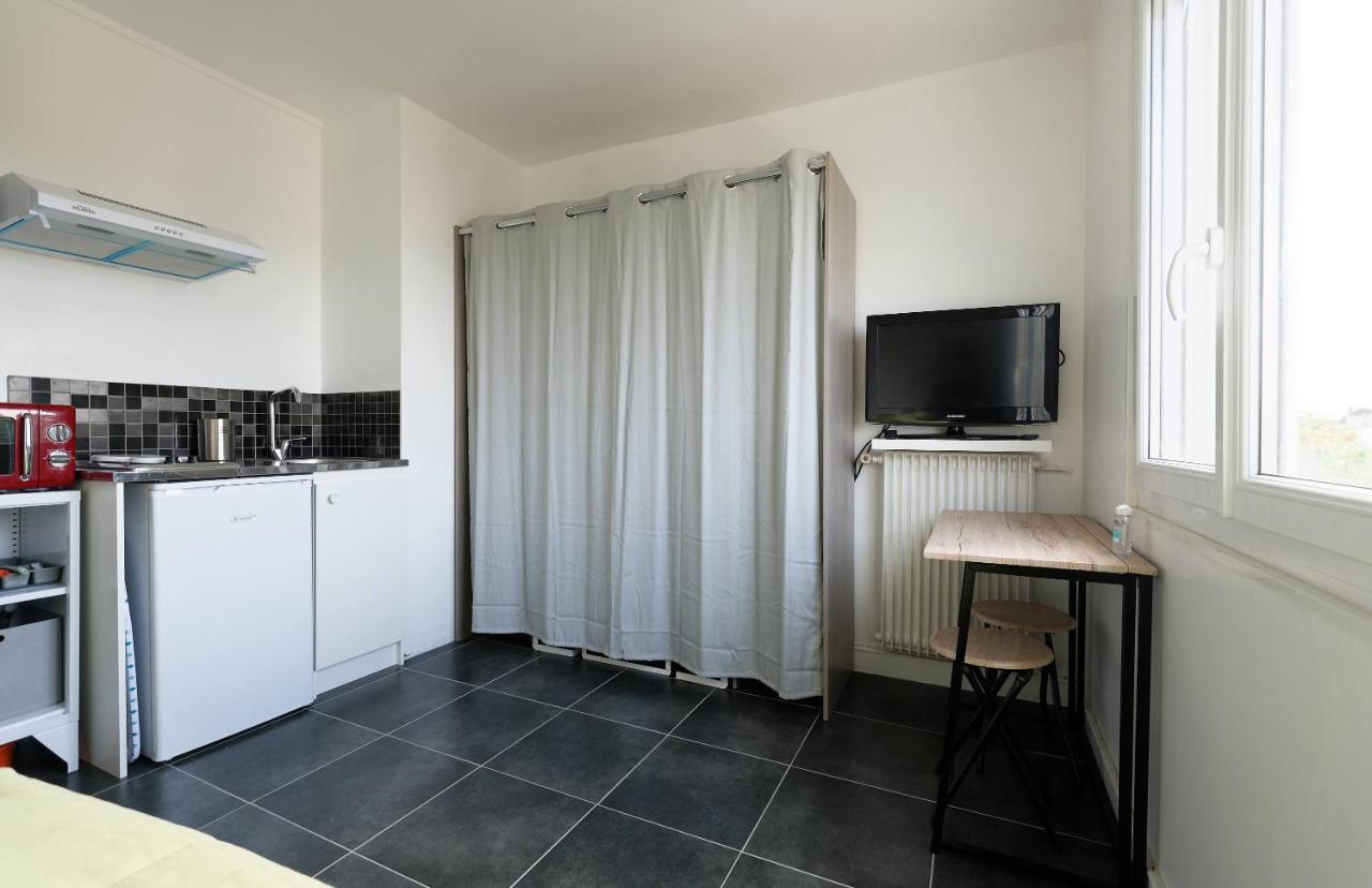 Studio A 300 Metres De La Gare Et 25 Minutes De Paris En Train 默伦 外观 照片