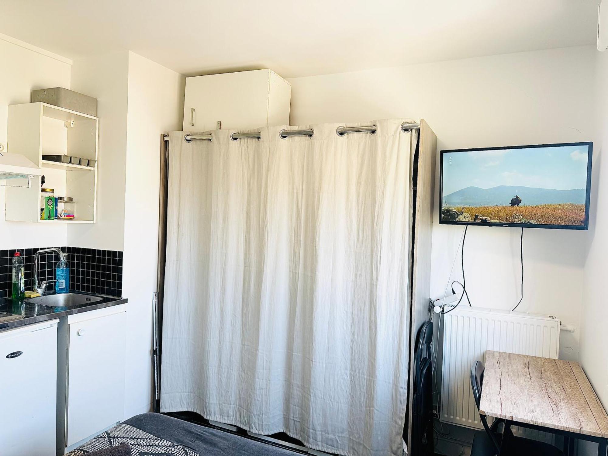 Studio A 300 Metres De La Gare Et 25 Minutes De Paris En Train 默伦 外观 照片