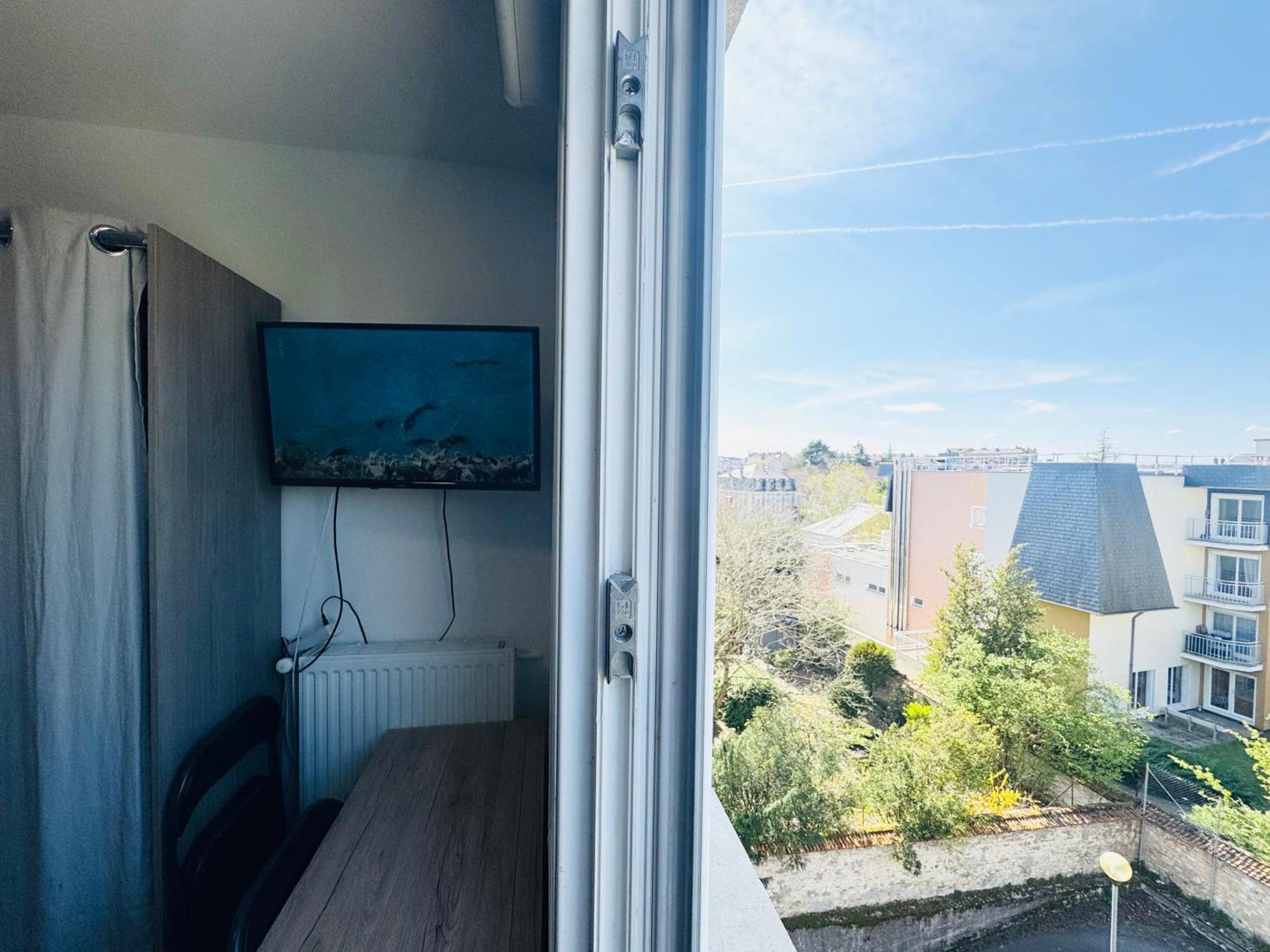 Studio A 300 Metres De La Gare Et 25 Minutes De Paris En Train 默伦 外观 照片